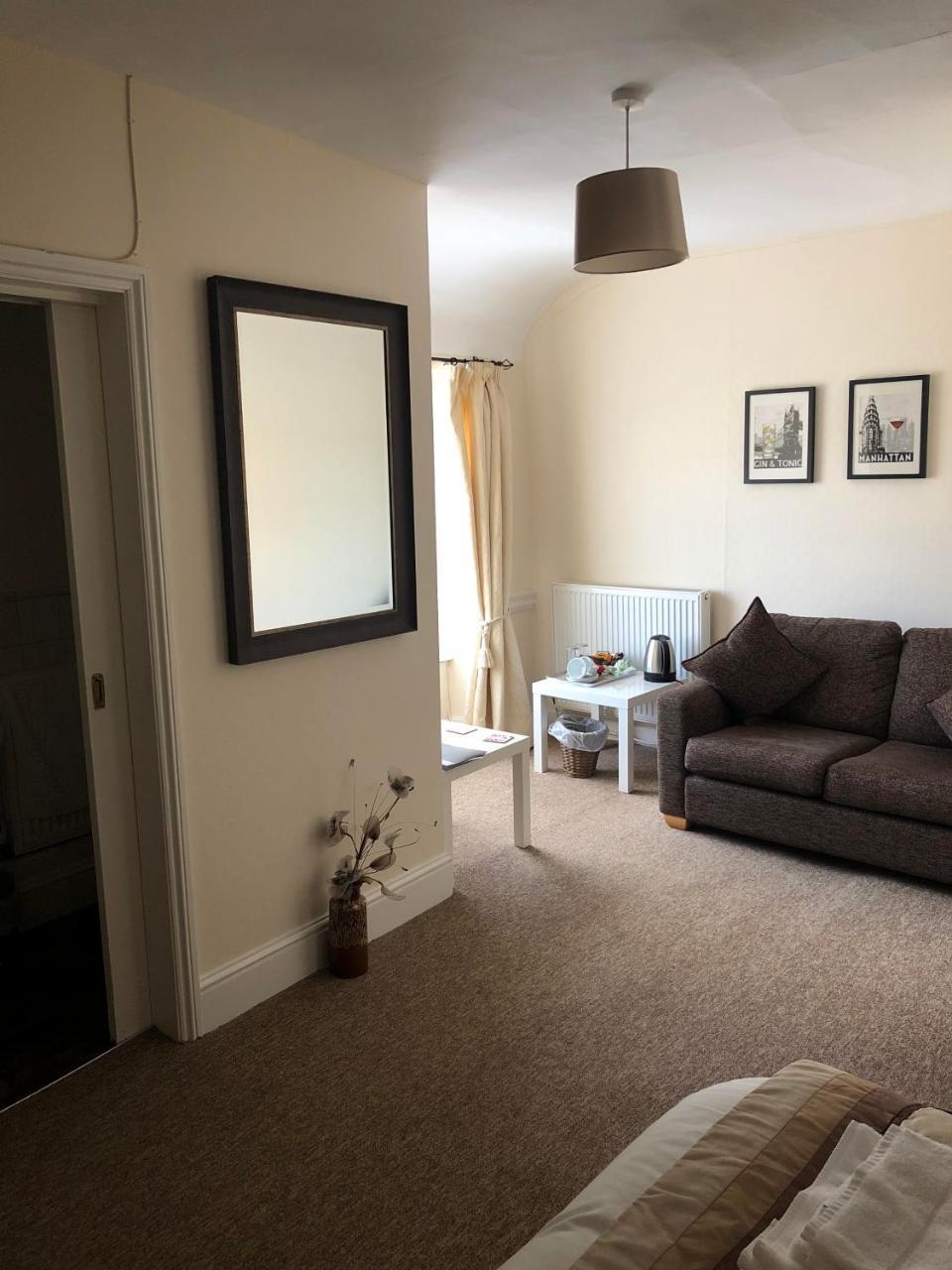 トーントン The Lethbridge Arms Bed & Breakfast エクステリア 写真
